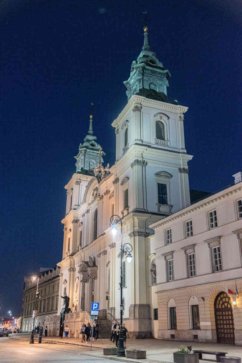 Polonia - Varsovia 144 - iglesia de la Santa Cruz.jpg